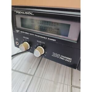 Vintage REALISTIC MODEL 200 Channel PRO-2022 Scanner Receiver. WORKS!
